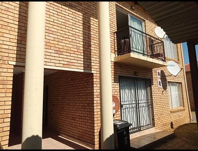 2 BEDROOM HOUSE FOR SALE IN GREENHILLS